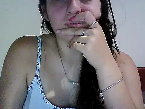 Snapshot of larj021bb chatting on November 7, 2025, 1:21 am larj021bb online show from November 7, 2025, 1:21 am