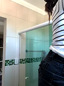 Snapshot of larj021bb chatting on November 12, 2025, 11:58 am larj021bb online show from November 12, 2025, 11:58 am