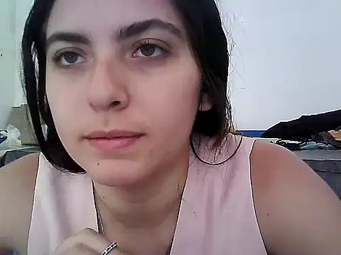 Snapshot of larj021bb chatting on November 6, 2025, 12:09 pm larj021bb online show from November 6, 2025, 12:09 pm