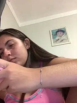 Snapshot of larj021bb chatting on February 21, 2026, 12:34 am larj021bb online show from February 21, 2026, 12:34 am