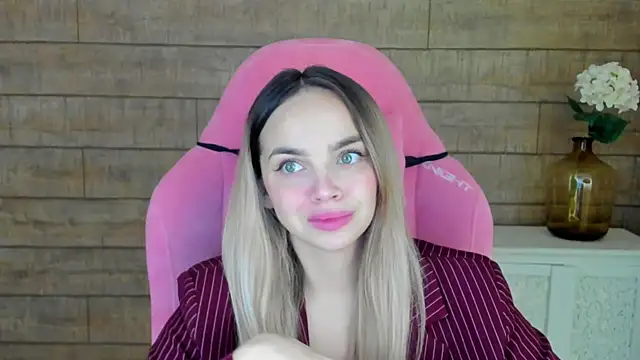 AnitaVenture online show from September 27, 2025, 4:07 am