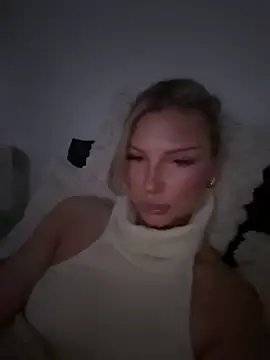 blondeeee online show from March 4, 2026, 6:48 pm