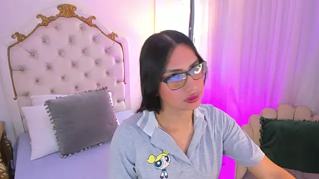 cherrylady 02 online show from February 13, 2026, 1:11 pm