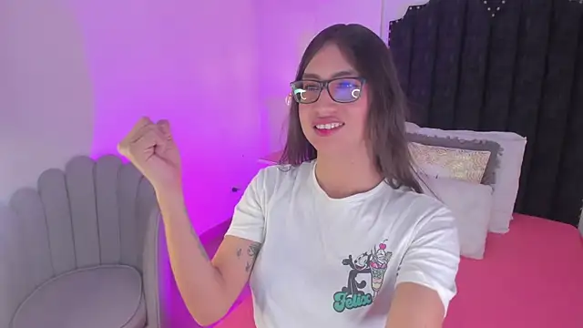 cherrylady 02 online show from December 14, 2025, 1:49 pm