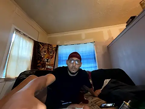 Snapshot of ThrowedWorldWide chatting on January 11, 2026, 1:29 pm ThrowedWorldWide online show from January 11, 2026, 1:29 pm