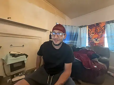 Snapshot of ThrowedWorldWide chatting on February 10, 2026, 3:11 pm ThrowedWorldWide online show from February 10, 2026, 3:11 pm