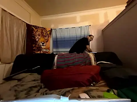 Snapshot of ThrowedWorldWide chatting on January 12, 2026, 1:45 am ThrowedWorldWide online show from January 12, 2026, 1:45 am