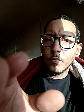 Snapshot of ThrowedWorldWide chatting on November 28, 2025, 9:59 pm ThrowedWorldWide online show from November 28, 2025, 9:59 pm