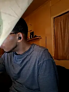 Snapshot of ThrowedWorldWide chatting on December 3, 2025, 2:23 am ThrowedWorldWide online show from December 3, 2025, 2:23 am