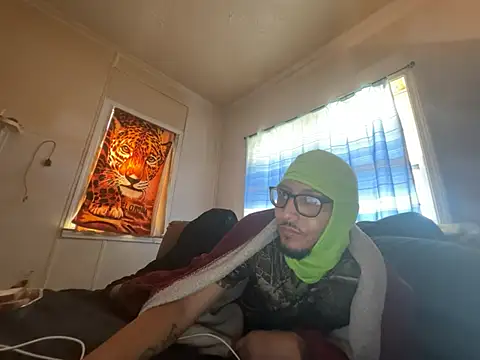 Snapshot of ThrowedWorldWide chatting on January 16, 2026, 6:34 pm ThrowedWorldWide online show from January 16, 2026, 6:34 pm