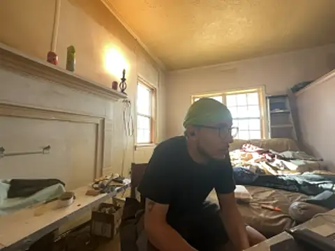 Snapshot of ThrowedWorldWide chatting on February 8, 2026, 3:21 pm ThrowedWorldWide online show from February 8, 2026, 3:21 pm