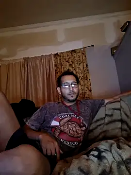 Snapshot of ThrowedWorldWide chatting on November 19, 2025, 8:36 am ThrowedWorldWide online show from November 19, 2025, 8:36 am