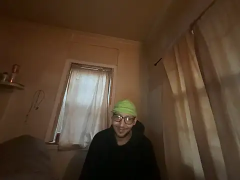 Snapshot of ThrowedWorldWide chatting on December 16, 2025, 12:31 pm ThrowedWorldWide online show from December 16, 2025, 12:31 pm