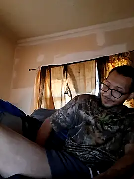 Snapshot of ThrowedWorldWide chatting on November 17, 2025, 1:48 pm ThrowedWorldWide online show from November 17, 2025, 1:48 pm