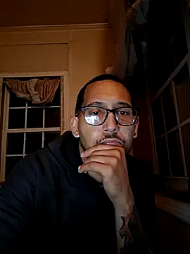 Snapshot of ThrowedWorldWide chatting on November 24, 2025, 11:49 pm ThrowedWorldWide online show from November 24, 2025, 11:49 pm