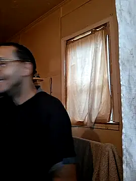 Snapshot of ThrowedWorldWide chatting on December 2, 2025, 1:02 pm ThrowedWorldWide online show from December 2, 2025, 1:02 pm