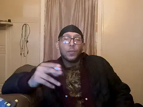 Snapshot of ThrowedWorldWide chatting on December 22, 2025, 4:34 am ThrowedWorldWide online show from December 22, 2025, 4:34 am