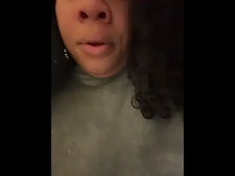 Snapshot of NeliaHexxen chatting on February 20, 2026, 6:19 am NeliaHexxen online show from February 20, 2026, 6:19 am