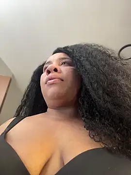 Snapshot of NeliaHexxen chatting on February 13, 2026, 4:01 am NeliaHexxen online show from February 13, 2026, 4:01 am