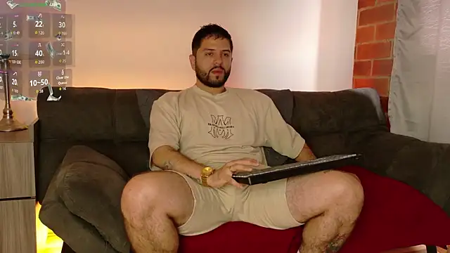 Snapshot of TomSloam chatting on October 24, 2025, 1:21 pm TomSloam online show from October 24, 2025, 1:21 pm