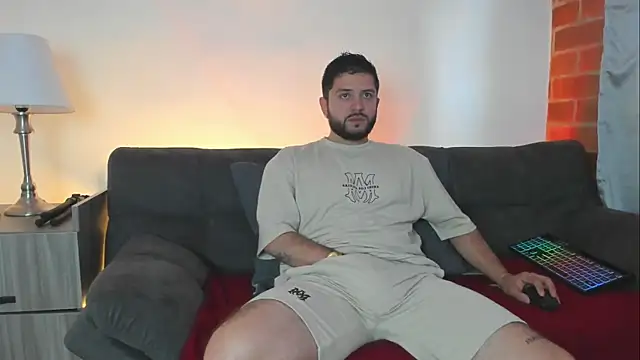 Snapshot of TomSloam chatting on October 11, 2025, 12:50 pm TomSloam online show from October 11, 2025, 12:50 pm