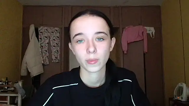 Snapshot of Emilia_Light chatting on November 23, 2025, 9:08 am Emilia Light online show from November 23, 2025, 9:08 am