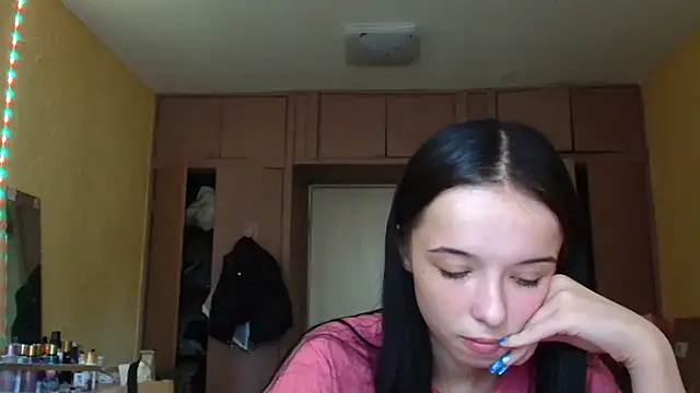 Emilia Light online show from June 4, 2026, 7:57 am