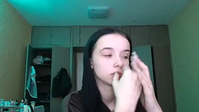 Emilia Light online show from March 11, 2026, 6:29 am