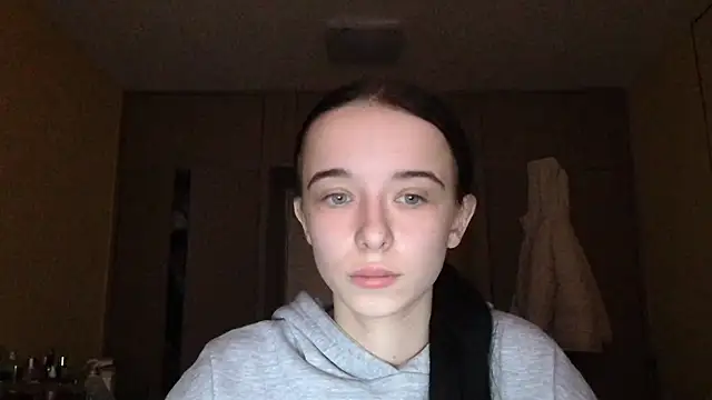 Emilia Light online show from December 23, 2025, 9:19 am