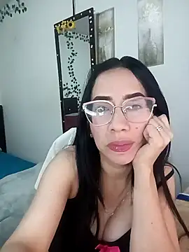 Snapshot of YaraDuartee chatting on December 16, 2025, 1:43 am YaraDuartee online show from December 16, 2025, 1:43 am