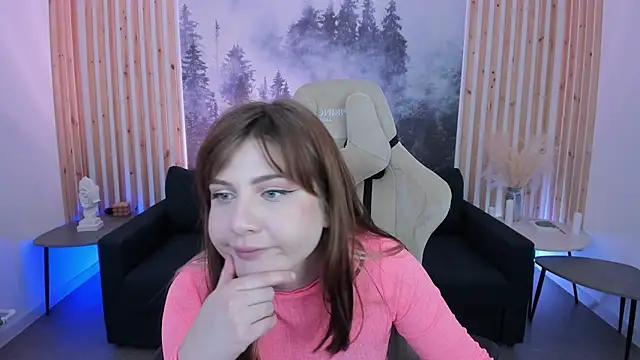 Snapshot of FameyBlum chatting on October 14, 2025, 8:48 am FameyBlum online show from October 14, 2025, 8:48 am