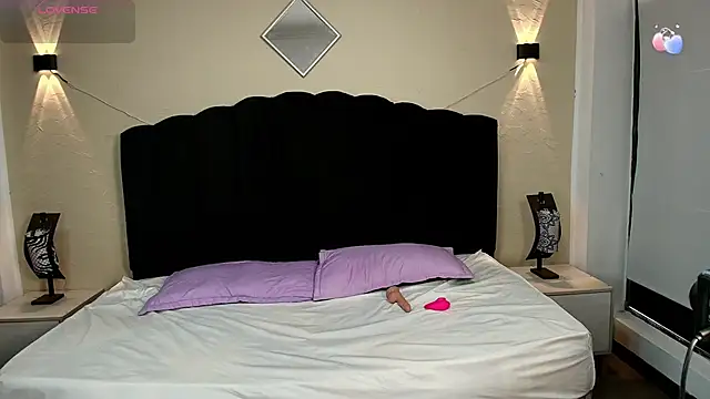 Snapshot of GabySweett_ chatting on December 2, 2025, 12:40 pm GabySweett online show from December 2, 2025, 12:40 pm