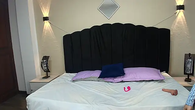 Snapshot of GabySweett_ chatting on November 21, 2025, 12:15 pm GabySweett online show from November 21, 2025, 12:15 pm