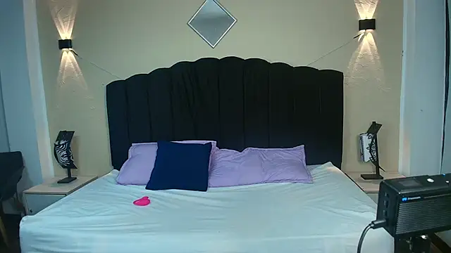 Snapshot of GabySweett_ chatting on November 17, 2025, 12:20 pm GabySweett online show from November 17, 2025, 12:20 pm