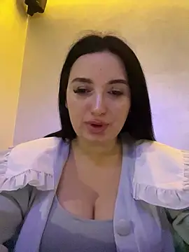 LoveMiQueen1 online show from October 19, 2025, 5:26 pm