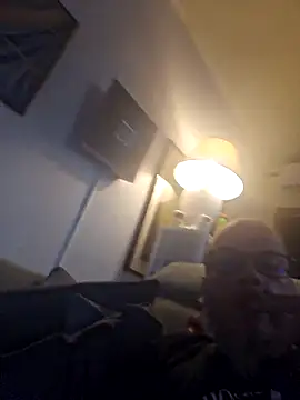 ilmilanese76 online show from September 25, 2025, 5:19 pm