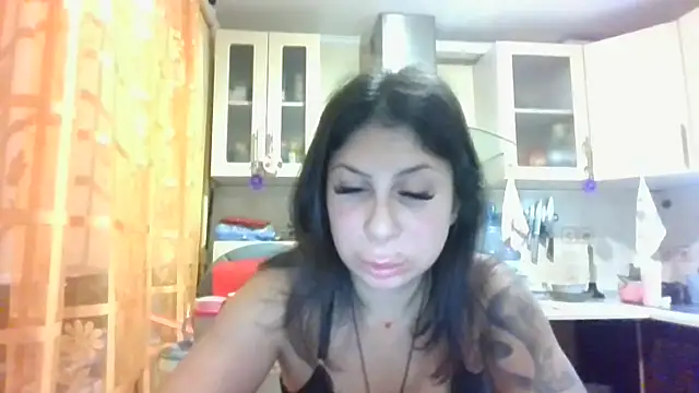 Snapshot of QueenMomyS chatting on October 22, 2025, 9:35 pm QueenMomyS online show from October 22, 2025, 9:35 pm