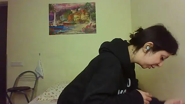 Snapshot of QueenMomyS chatting on December 15, 2025, 8:25 pm QueenMomyS online show from December 15, 2025, 8:25 pm