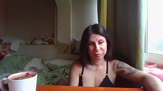 Snapshot of QueenMomyS chatting on November 11, 2025, 9:26 am QueenMomyS online show from November 11, 2025, 9:26 am