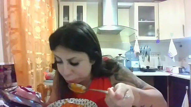 Snapshot of QueenMomyS chatting on October 18, 2025, 1:40 am QueenMomyS online show from October 18, 2025, 1:40 am