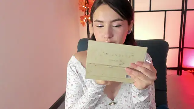 Snapshot of Sweet_pay chatting on October 22, 2025, 12:37 pm Sweet pay online show from October 22, 2025, 12:37 pm