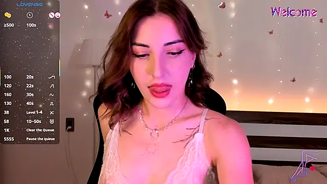 Snapshot of AmyVilvet_ chatting on November 4, 2025, 7:17 pm AmyVilvet online show from November 4, 2025, 7:17 pm