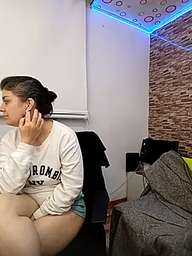 Snapshot of Yin_yang_hot chatting on November 27, 2025, 4:24 am Yin yang hot online show from November 27, 2025, 4:24 am