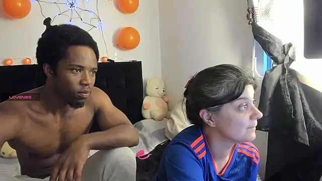 Snapshot of Yin_yang_hot chatting on October 22, 2025, 10:30 pm Yin yang hot online show from October 22, 2025, 10:30 pm