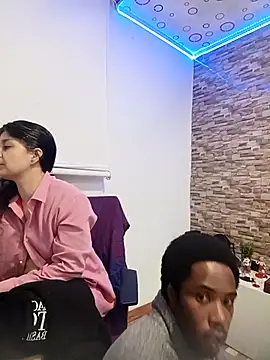 Snapshot of Yin_yang_hot chatting on November 14, 2025, 3:21 am Yin yang hot online show from November 14, 2025, 3:21 am