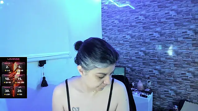 Snapshot of Yin_yang_hot chatting on November 22, 2025, 3:49 am Yin yang hot online show from November 22, 2025, 3:49 am