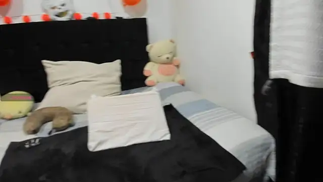 Snapshot of Yin_yang_hot chatting on October 24, 2025, 11:31 am Yin yang hot online show from October 24, 2025, 11:31 am