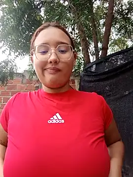 Snapshot of young_dairy01 chatting on February 20, 2026, 12:18 pm young dairy01 online show from February 20, 2026, 12:18 pm