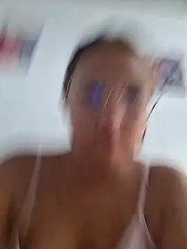 Snapshot of young_dairy01 chatting on December 17, 2025, 11:37 am young dairy01 online show from December 17, 2025, 11:37 am