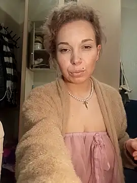 Snapshot of Conny_Shellie chatting on March 21, 2026, 9:40 pm Conny Shellie online show from March 21, 2026, 9:40 pm